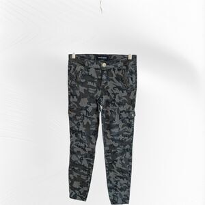 Ashley Mason Green & Tan Camo Jeans With Cargo Pocket - 7/28